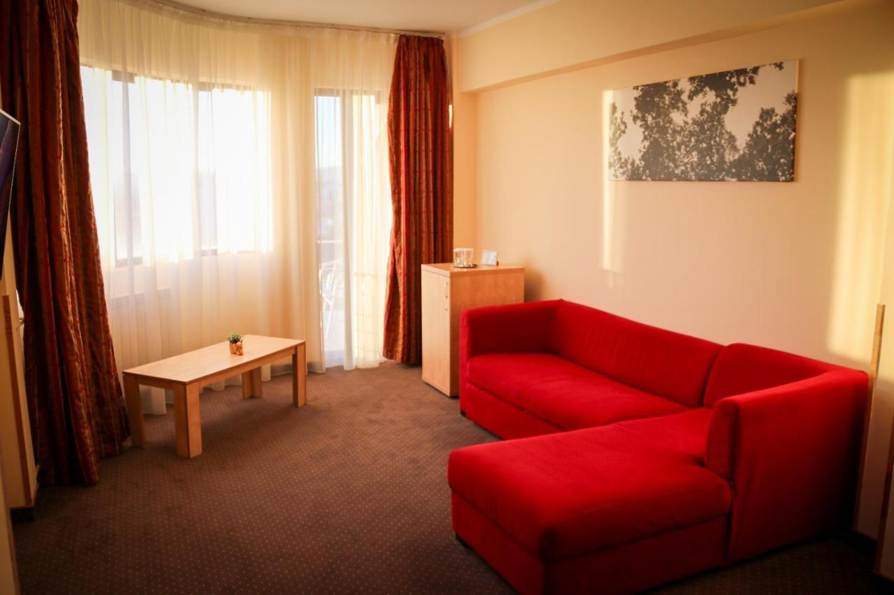 Hotel Clipa โดรเบตา-ตูร์นู เซเวริน ภายนอก รูปภาพ
