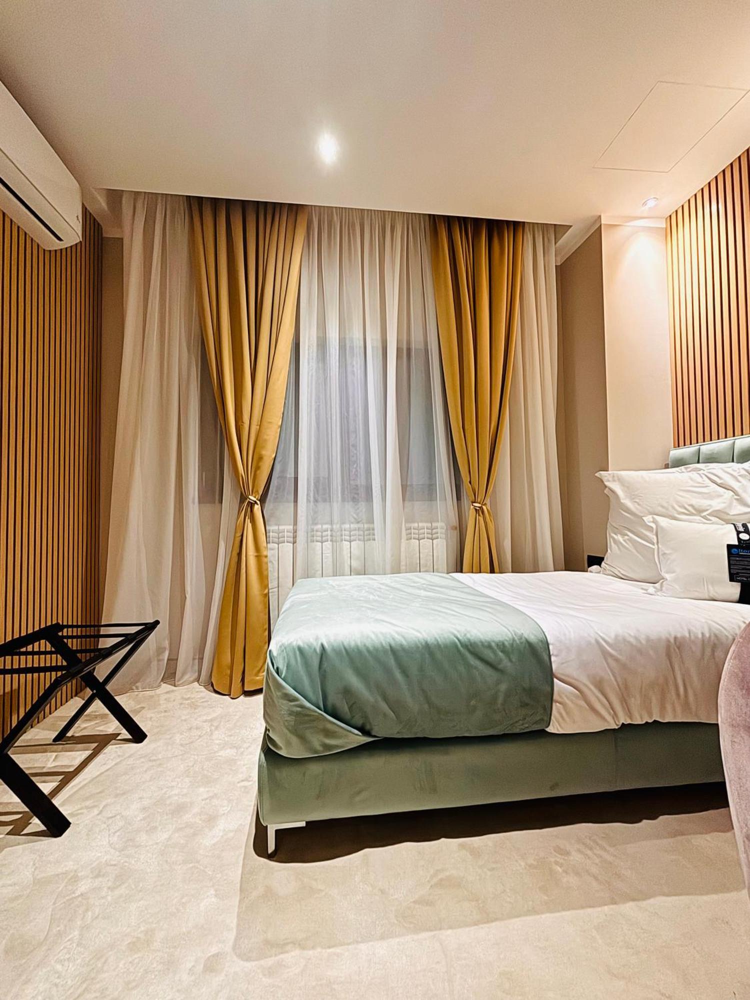 Hotel Clipa โดรเบตา-ตูร์นู เซเวริน ภายนอก รูปภาพ