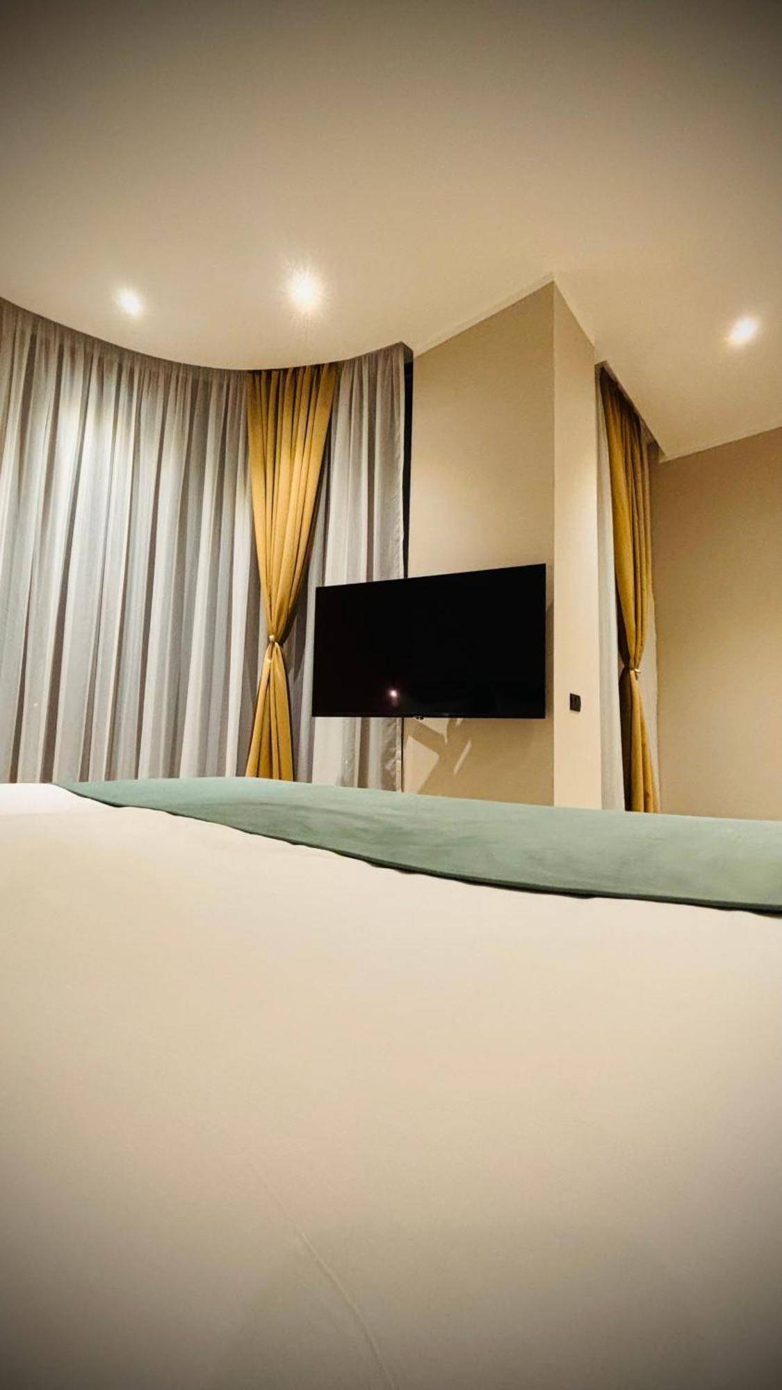 Hotel Clipa โดรเบตา-ตูร์นู เซเวริน ภายนอก รูปภาพ